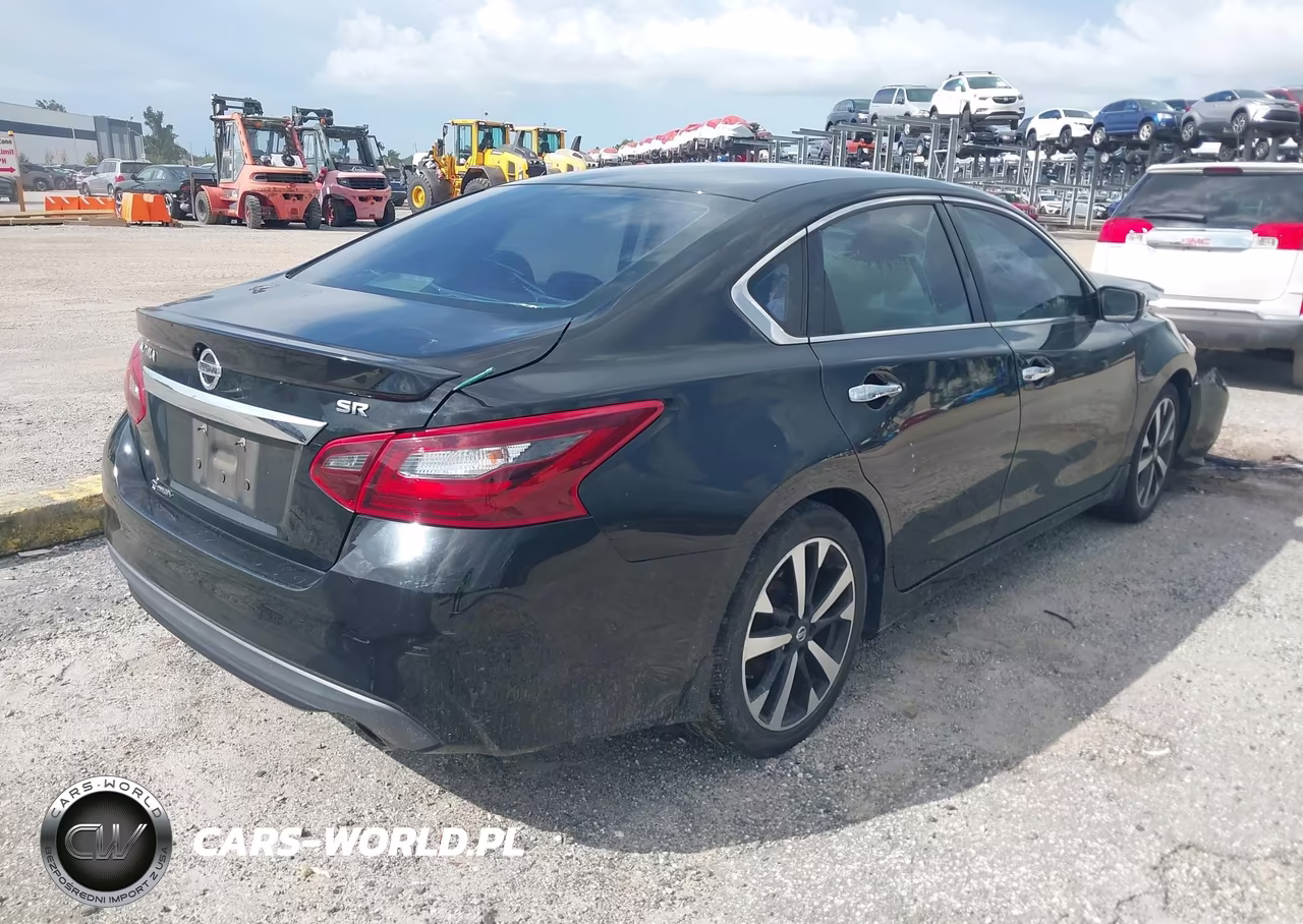 2018 Nissan Altima 2.5 Sr VIN:1N4AL3APXJC137669 - 4