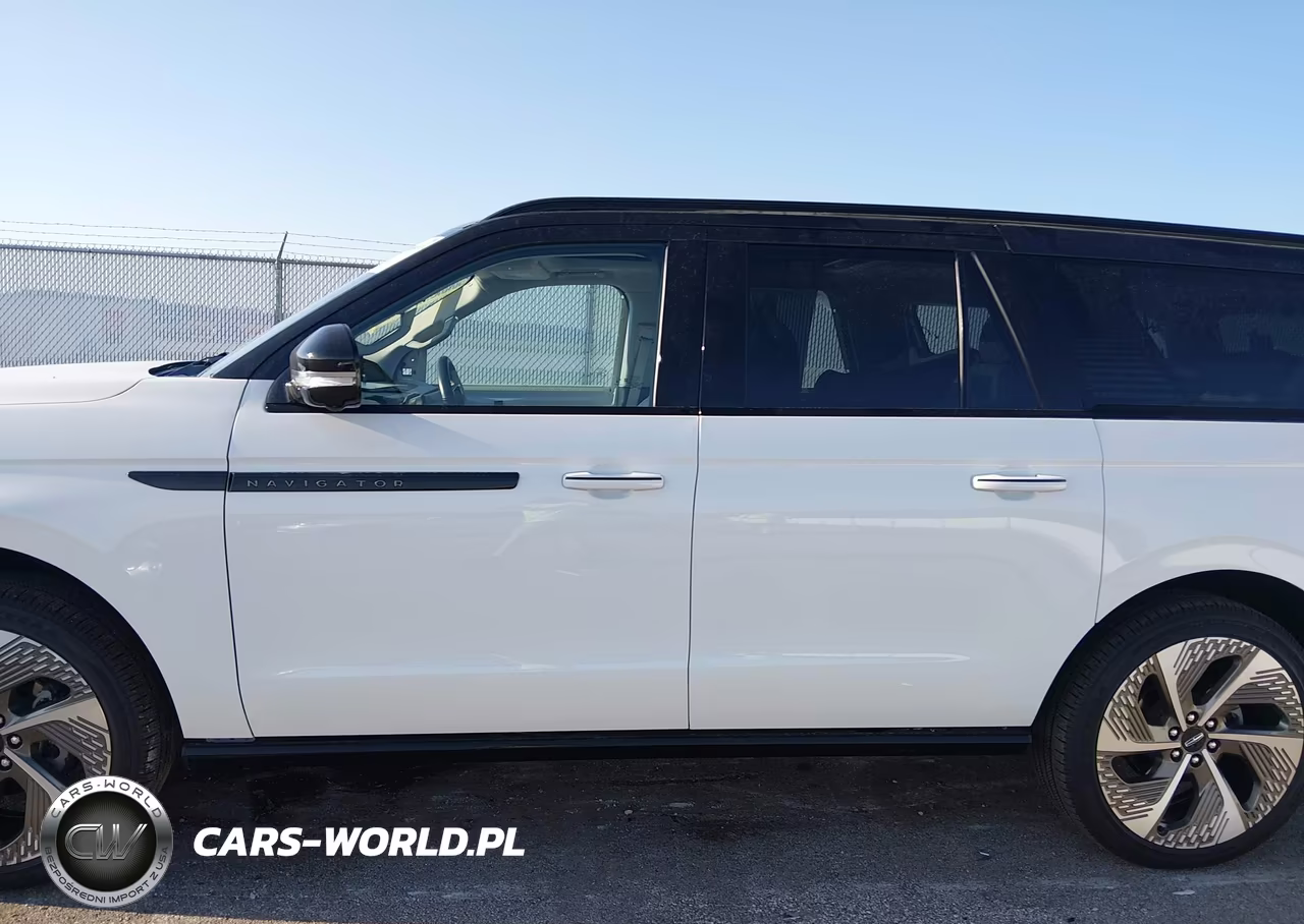 2025 Lincoln Navigator Black Label L VIN:5LMJJ3TG9SEL00372 - 15