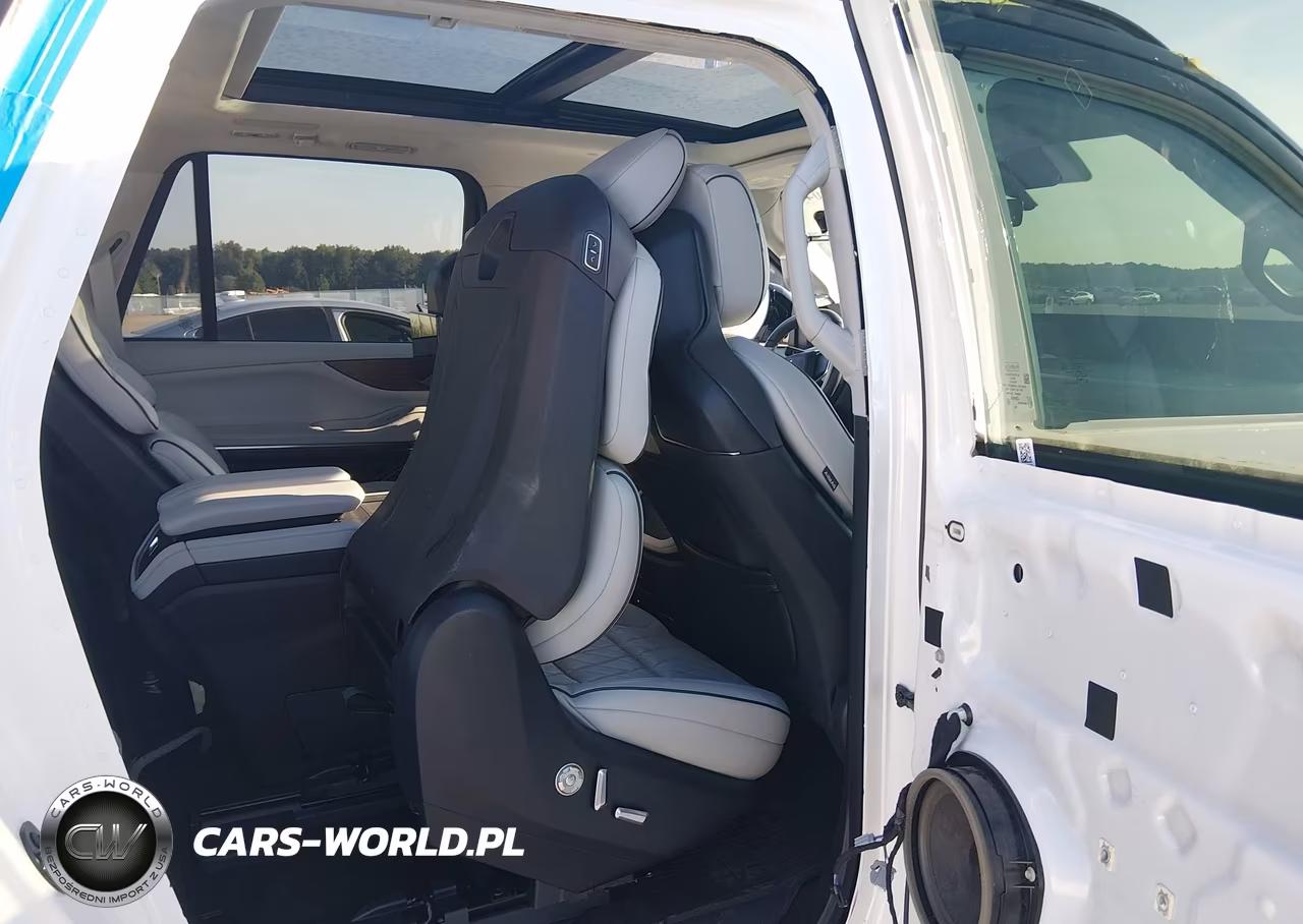 2025 Lincoln Navigator Black Label L VIN:5LMJJ3TG9SEL00372 - 8