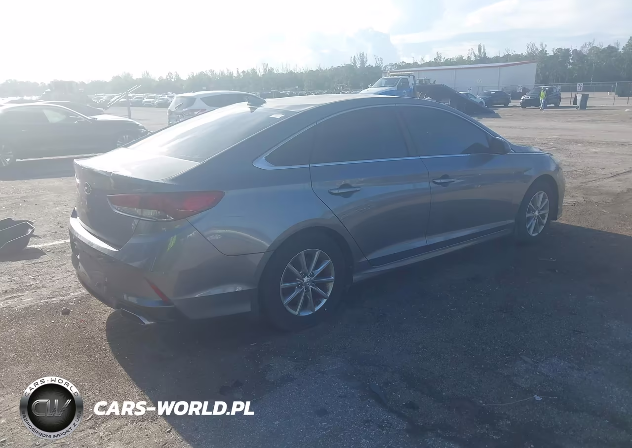 2019 Hyundai Sonata Se VIN:5NPE24AF7KH780062 - 4