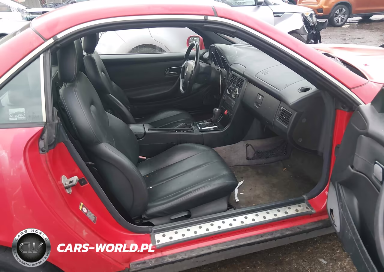 2000 Mercedes-Benz Slk 230 Kompressor VIN:WDBKK47F1YF163008 - 5