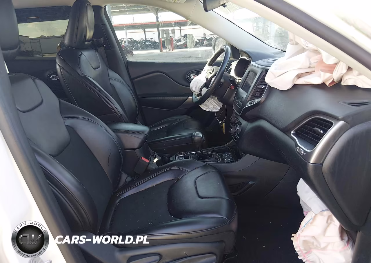 2020 Jeep Cherokee Latitude Plus Fwd VIN:1C4PJLLB7LD601476 - 5