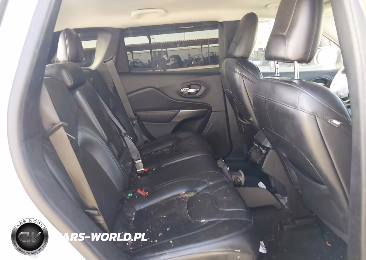 2020 Jeep Cherokee Latitude Plus Fwd VIN:1C4PJLLB7LD601476 - 8