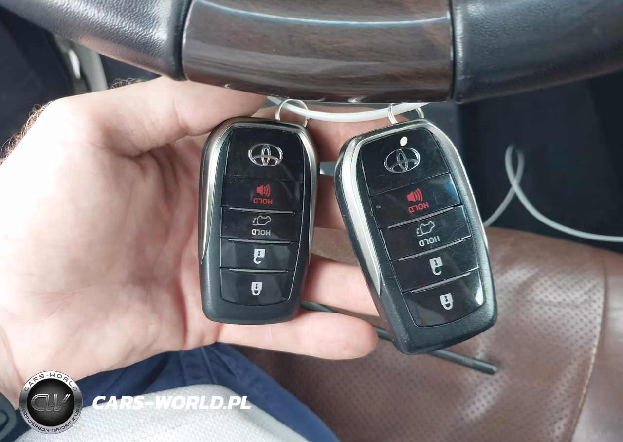 2019 Toyota Land Cruiser V8 VIN:JTMCY7AJ3K4075356 - 11