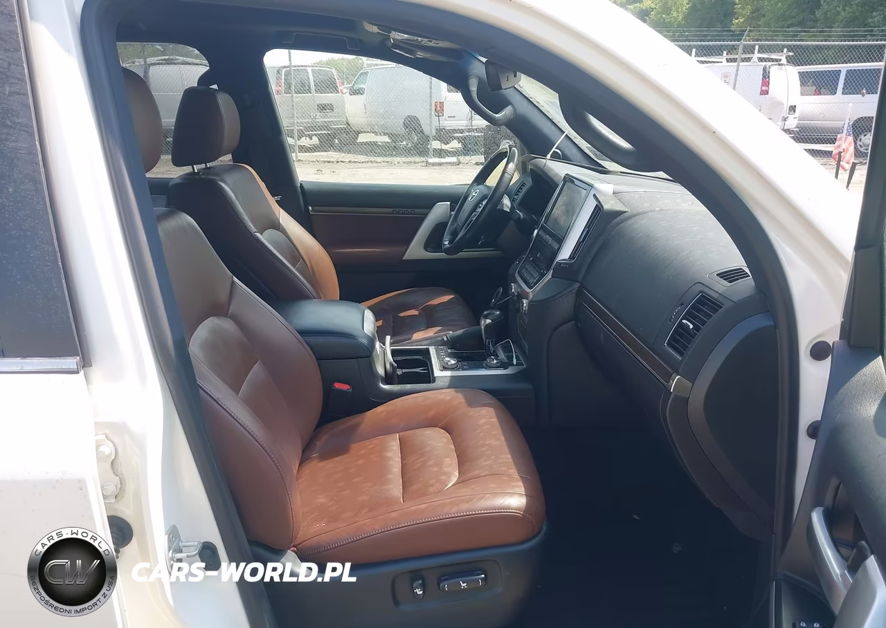 2019 Toyota Land Cruiser V8 VIN:JTMCY7AJ3K4075356 - 5