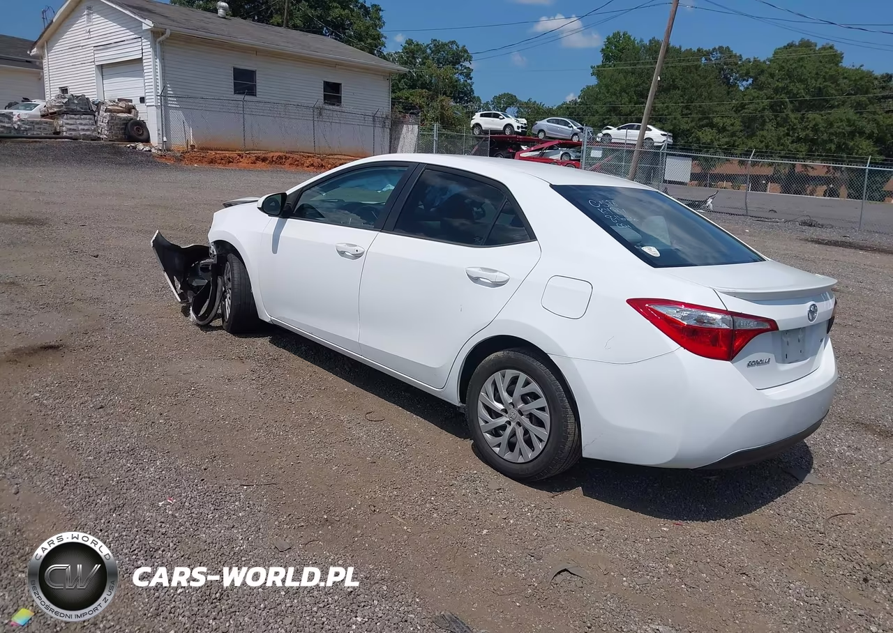 2018 Toyota Corolla Le VIN:2T1BURHE0JC057064 - 3