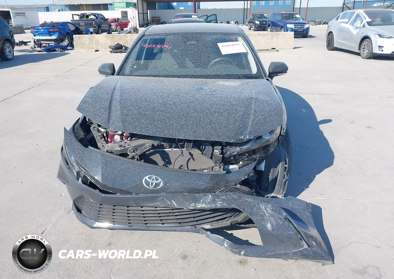 2025 Toyota Camry Le VIN:4T1DAACK0SU645840 - 12