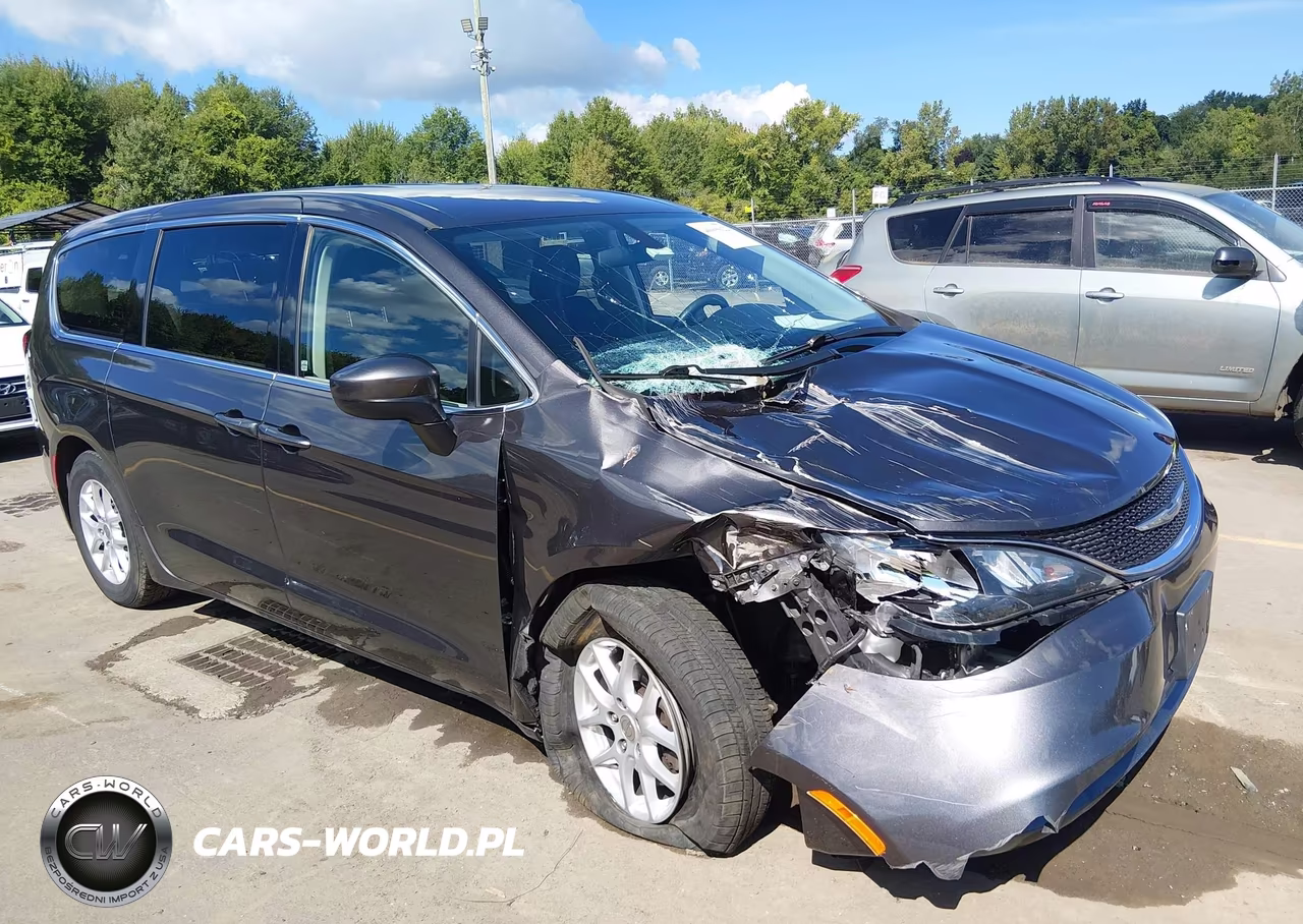 2020 Chrysler Voyager Lx