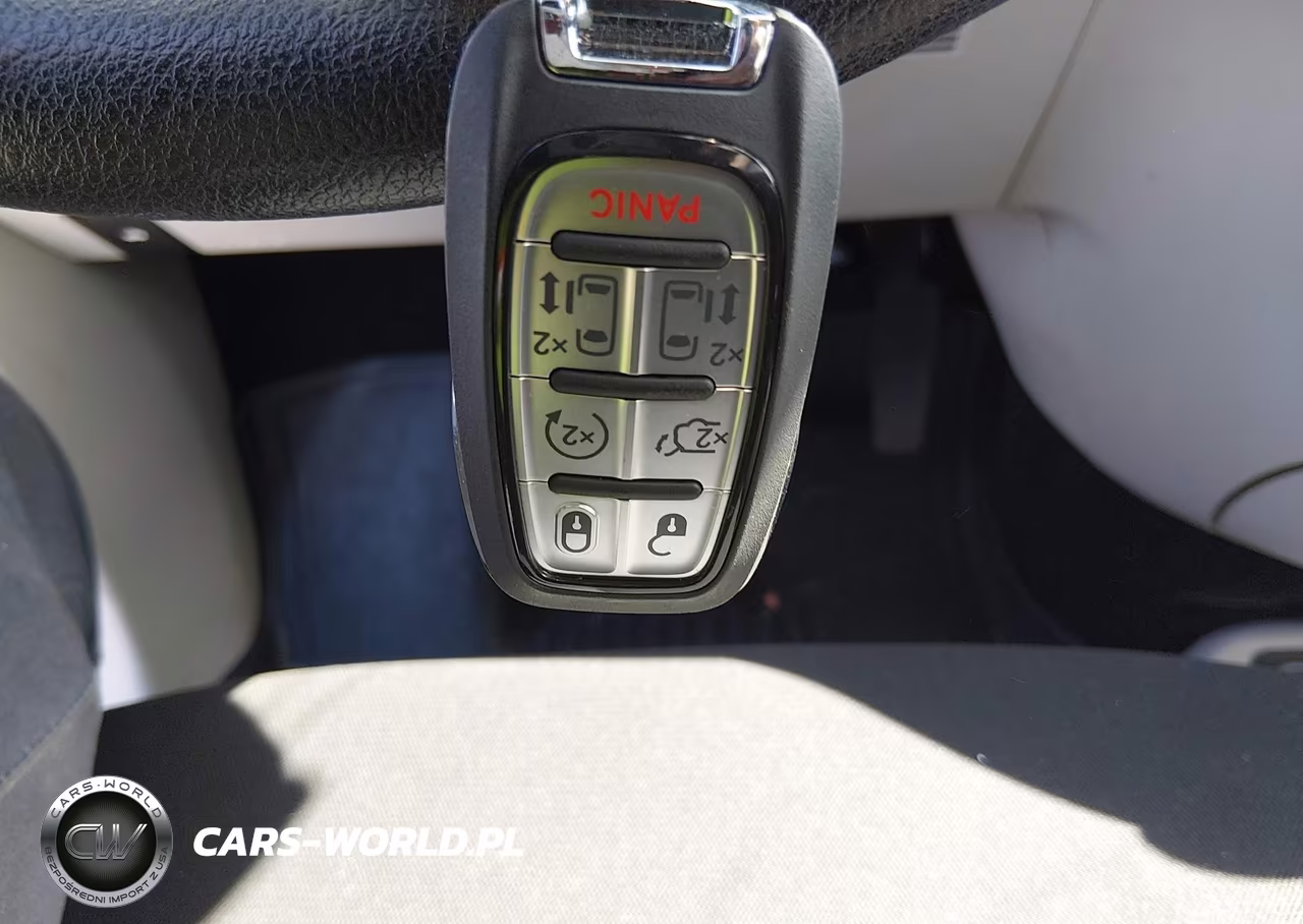 2020 Chrysler Voyager Lx VIN:2C4RC1CG9LR237576 - 11