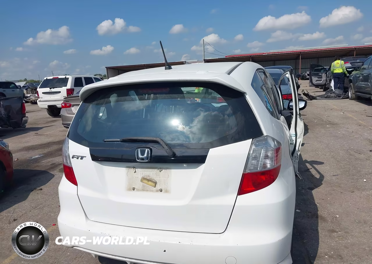 2012 Honda Fit Sport VIN:JHMGE8H53CS007675 - 16