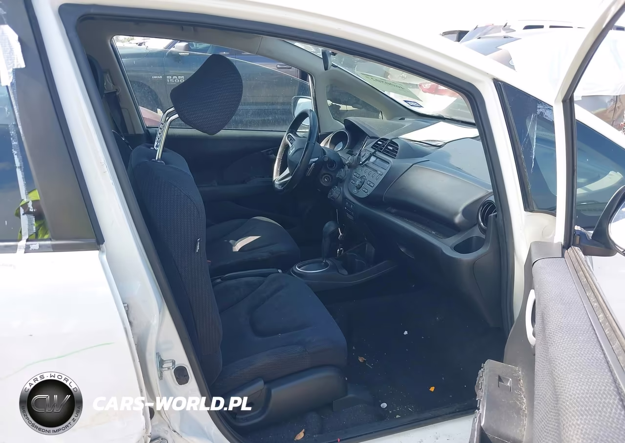 2012 Honda Fit Sport VIN:JHMGE8H53CS007675 - 5