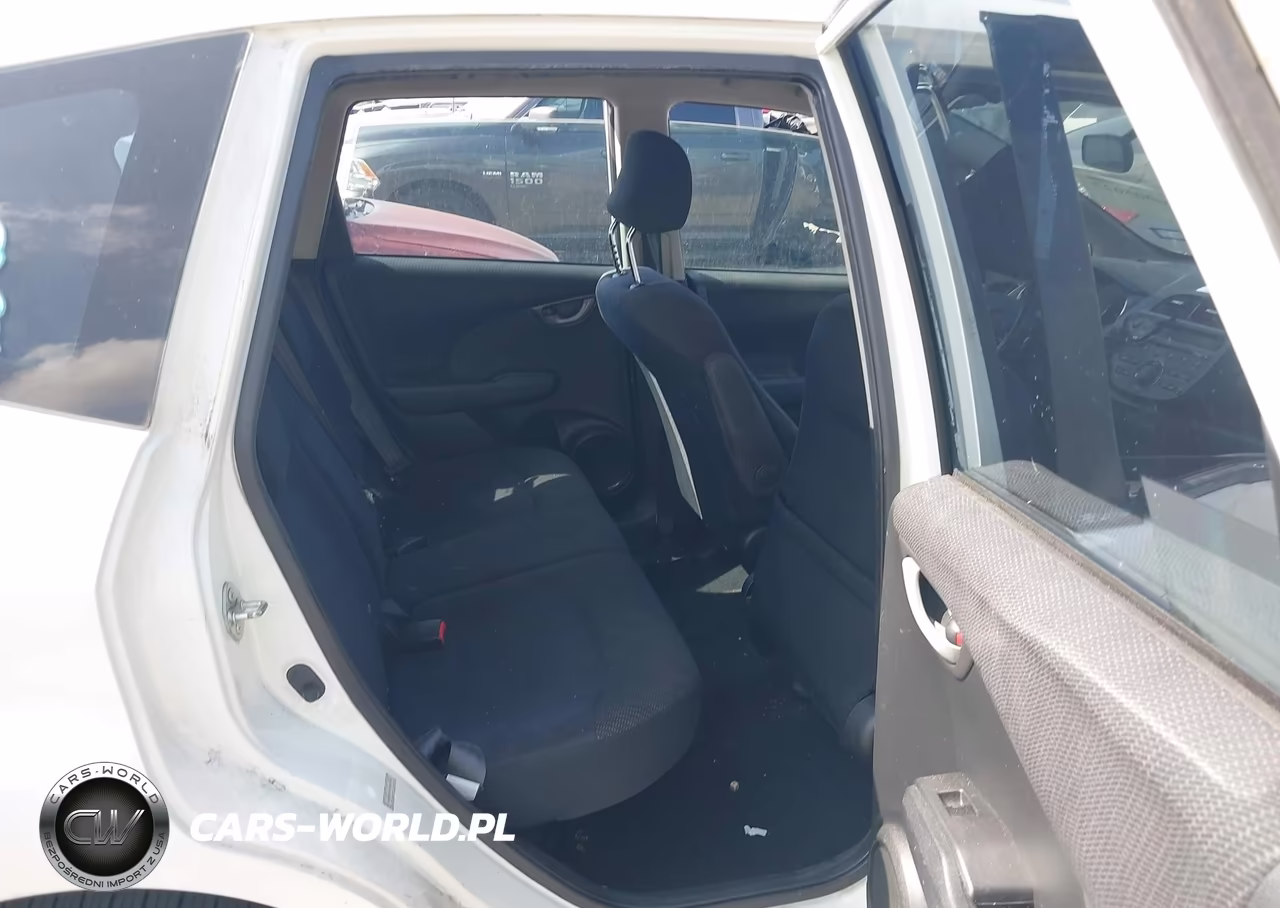 2012 Honda Fit Sport VIN:JHMGE8H53CS007675 - 8