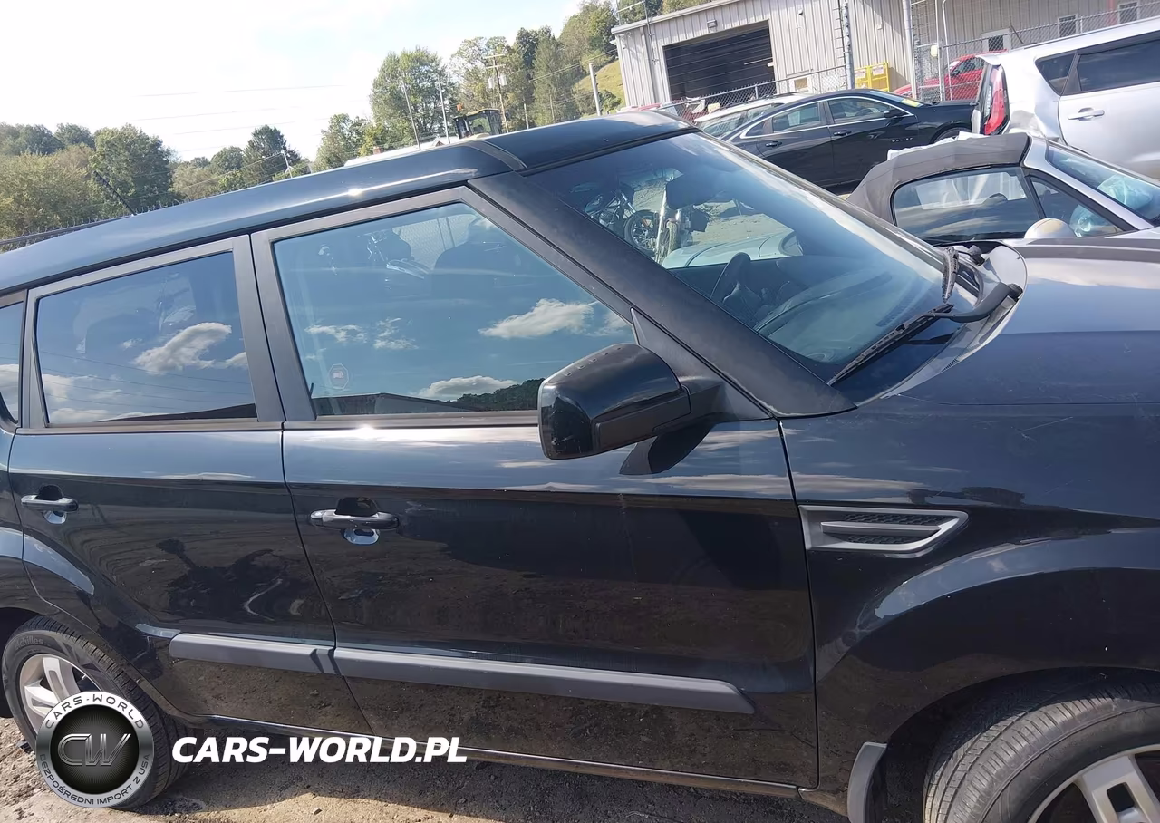 2011 Kia Soul + VIN:KNDJT2A23B7711290 - 12