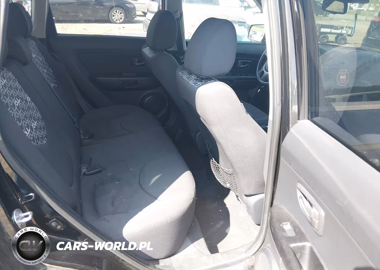 2011 Kia Soul + VIN:KNDJT2A23B7711290 - 8