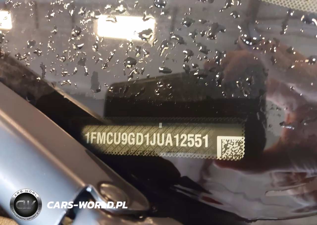 2018 Ford Escape Se VIN:1FMCU9GD1JUA12551 - 9