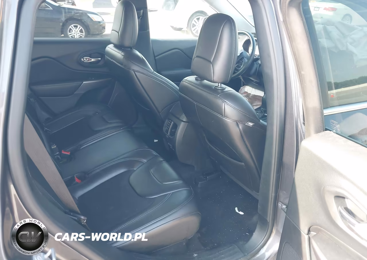 2019 Jeep Cherokee Latitude Plus 4X4 VIN:1C4PJMLN3KD272709 - 8