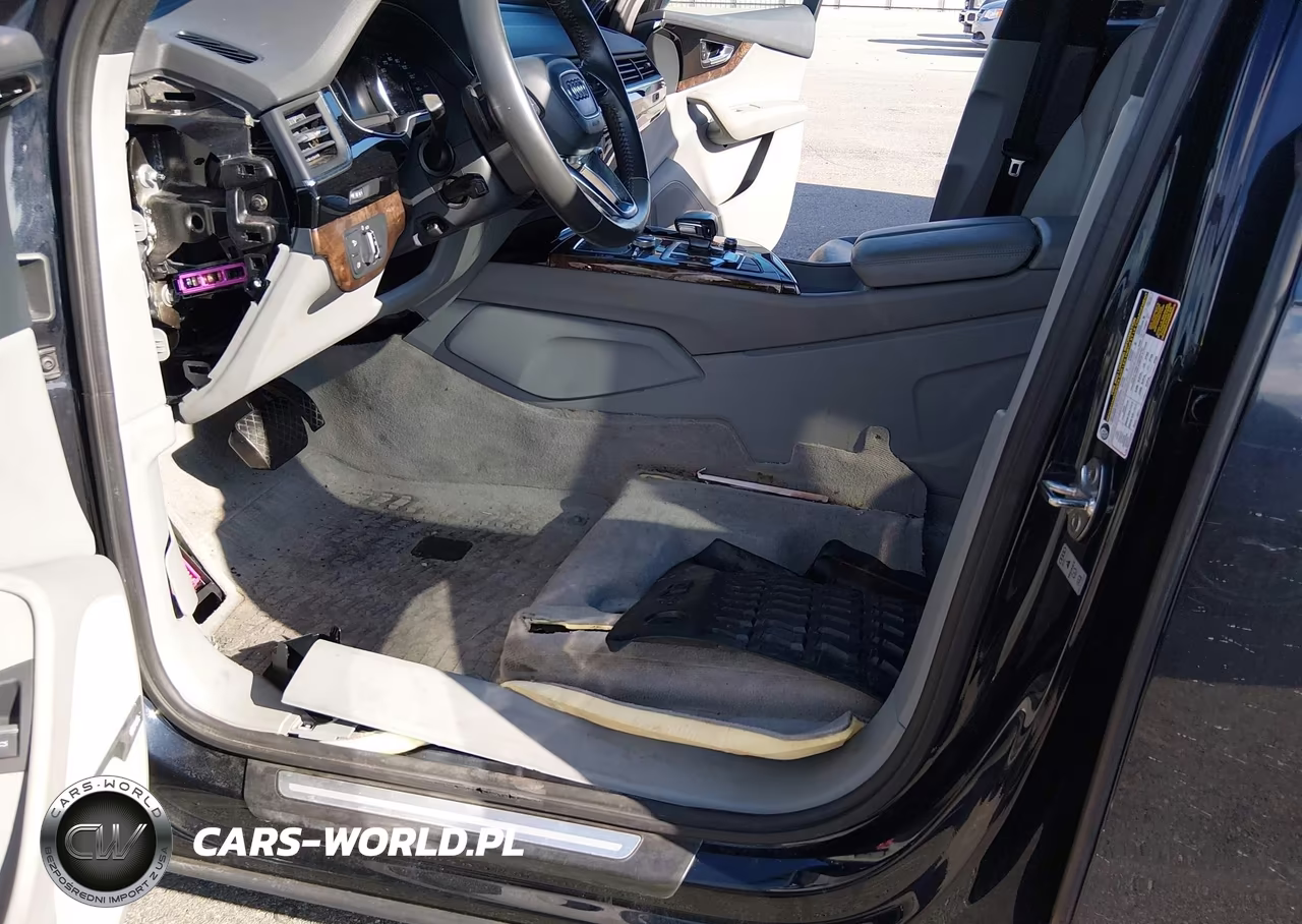 2018 Audi Q7 3.0T Premium VIN:WA1LAAF74JD012385 - 6