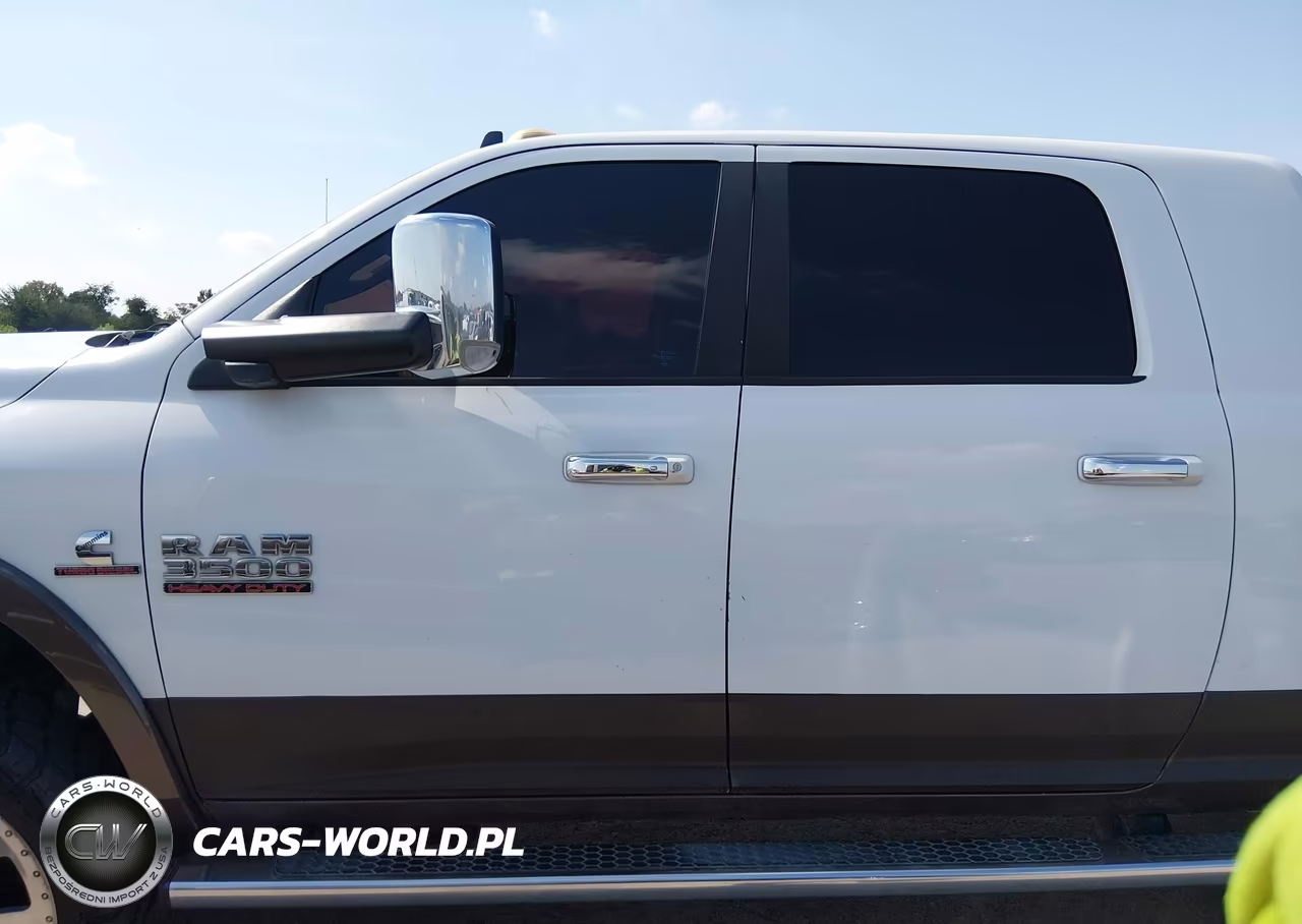 2016 Ram 3500 Laramie VIN:3C63RRML4GG105438 - 13