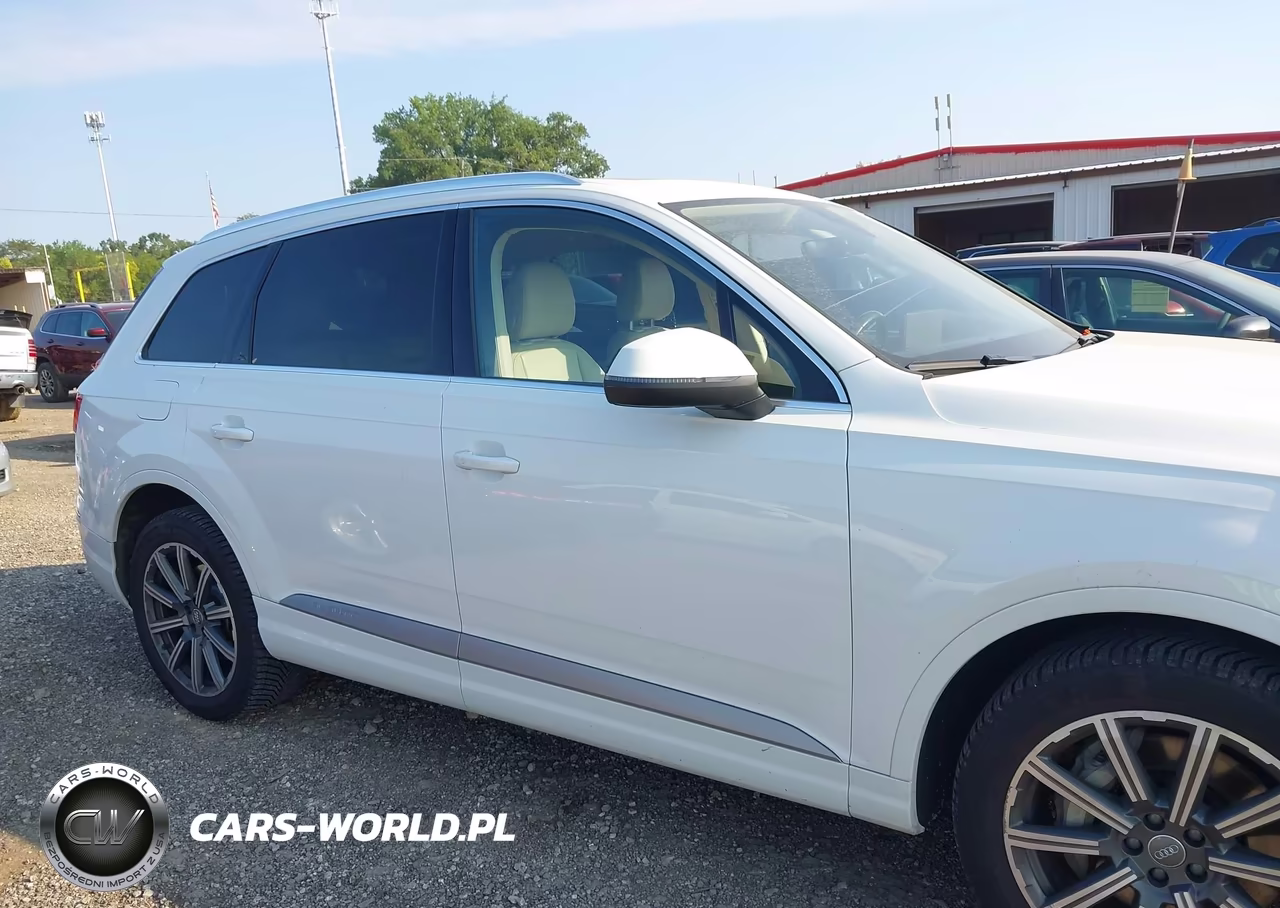 2017 Audi Q7 3.0T Premium VIN:WA1LAAF7XHD025006 - 13