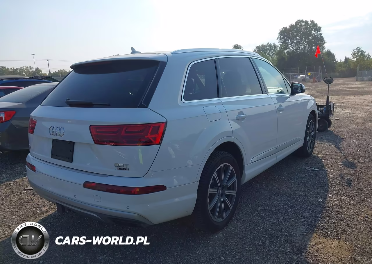 2017 Audi Q7 3.0T Premium VIN:WA1LAAF7XHD025006 - 4