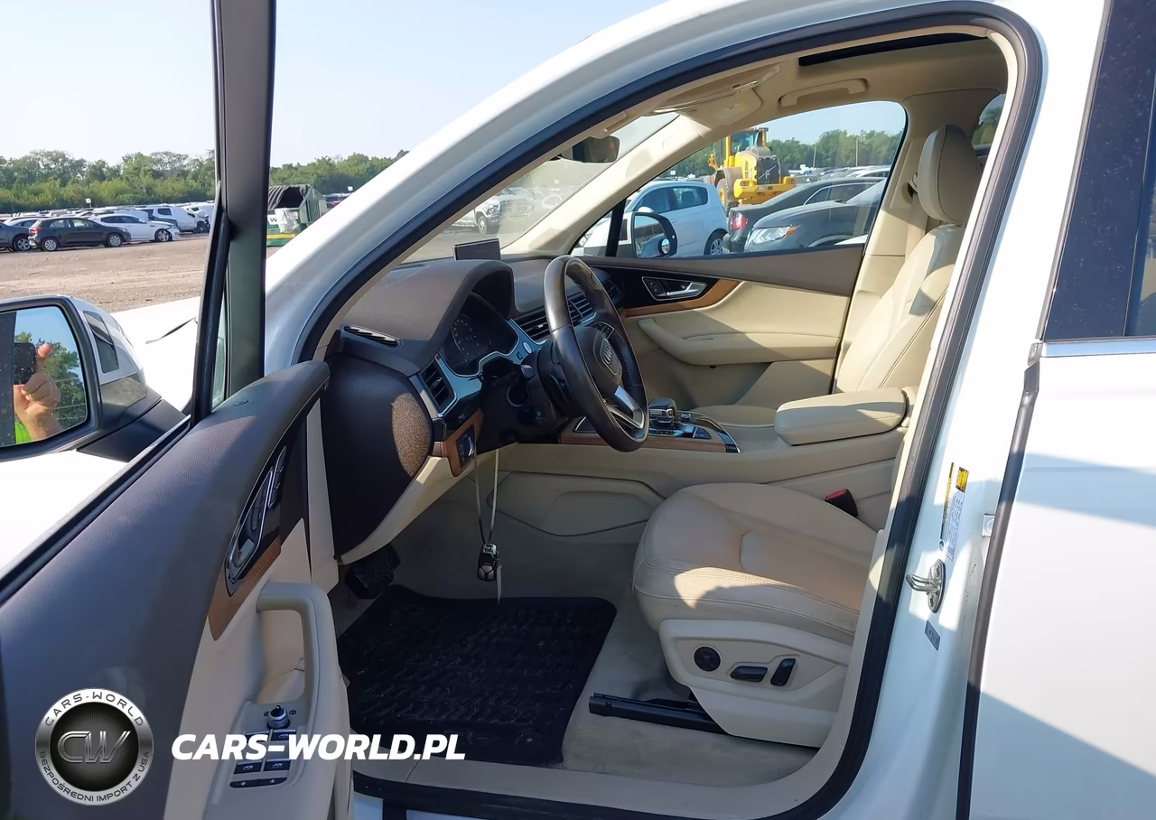 2017 Audi Q7 3.0T Premium VIN:WA1LAAF7XHD025006 - 5