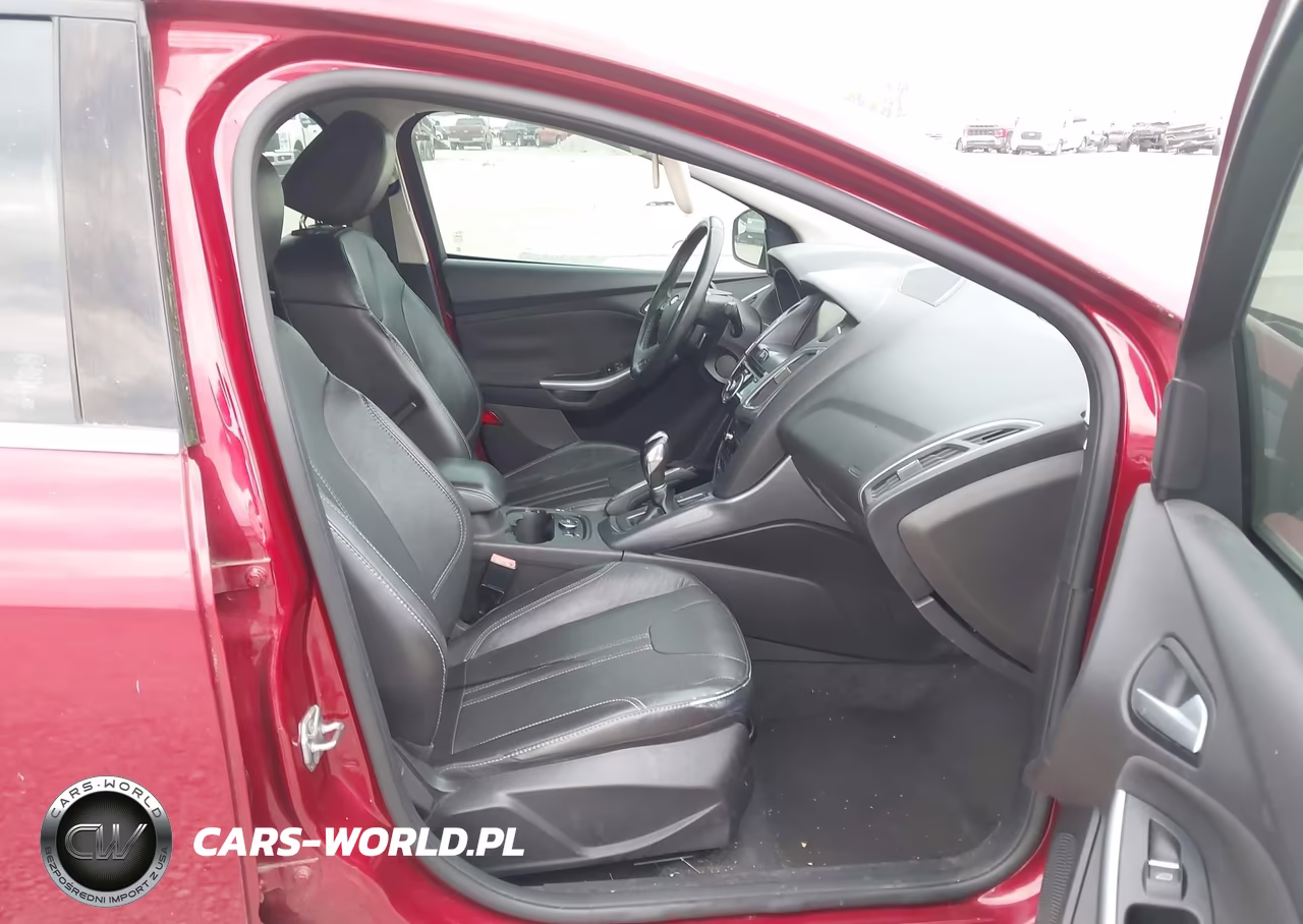 2013 Ford Focus Titanium VIN:1FADP3J25DL311707 - 5