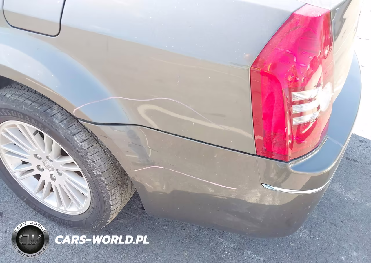 2010 Chrysler 300 Touring VIN:2C3CA4CD7AH206739 - 16