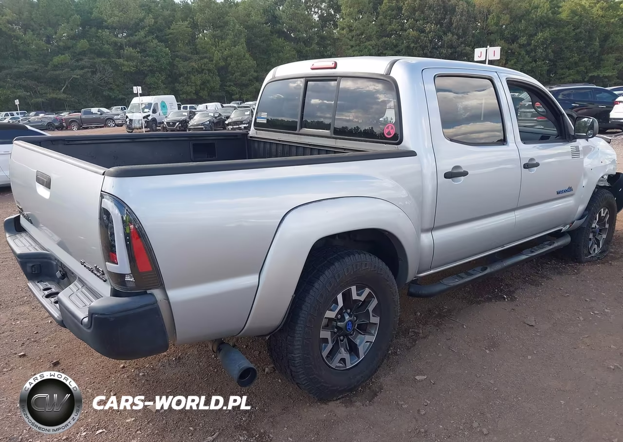 2005 Toyota Tacoma Prerunner V6 VIN:5TEJU62N45Z077997 - 4