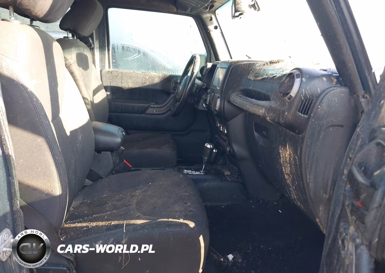 2016 Jeep Wrangler Unlimited Sport VIN:1C4BJWDG8GL290822 - 5