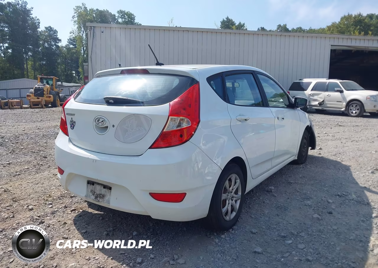 2013 Hyundai Accent Gs VIN:KMHCT5AE0DU091731 - 4