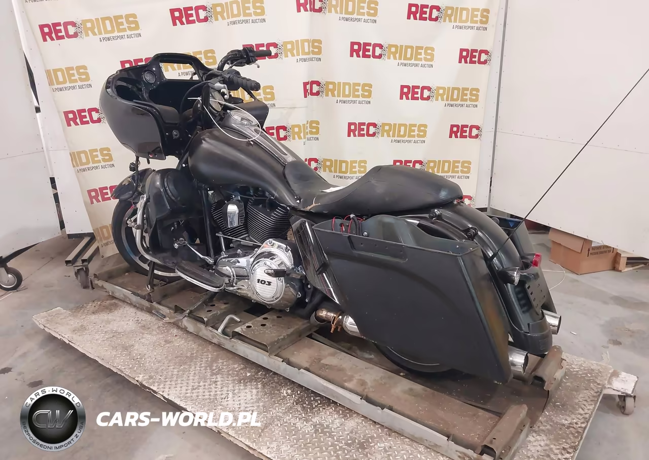 2013 Harley-Davidson Flhx Street Glide VIN:1HD1KBM15DB637987 - 3