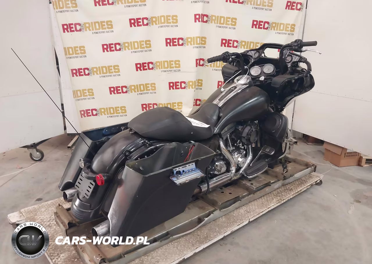 2013 Harley-Davidson Flhx Street Glide VIN:1HD1KBM15DB637987 - 4