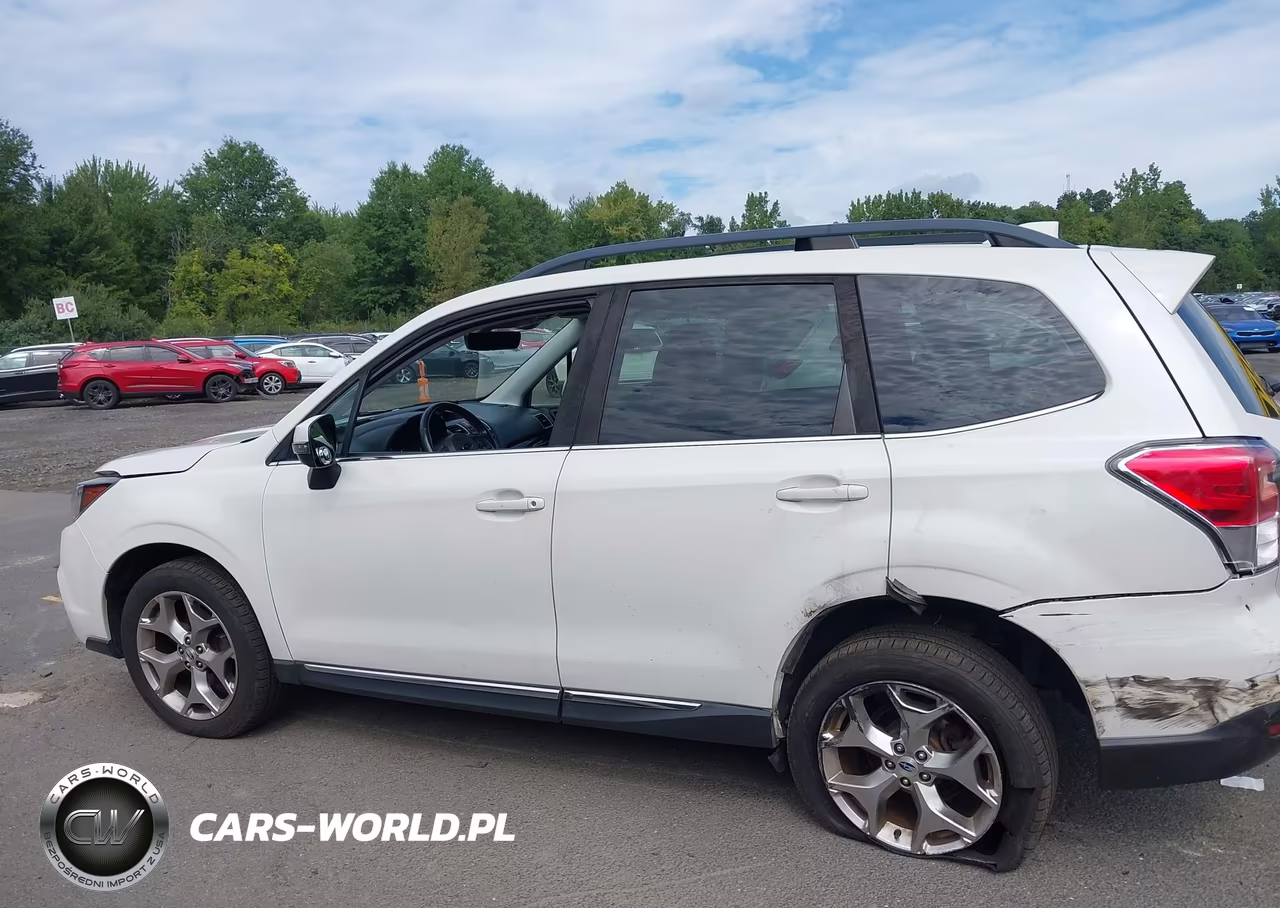 2018 Subaru Forester 2.5I Touring VIN:JF2SJAWC0JH547674 - 14