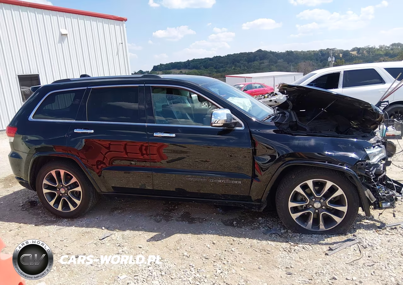 2017 Jeep Grand Cherokee Overland 4X4 VIN:1C4RJFCG3HC738790 - 13