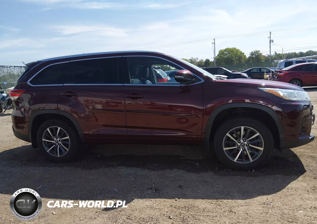 2017 Toyota Highlander Xle VIN:5TDJZRFH6HS413903 - 13