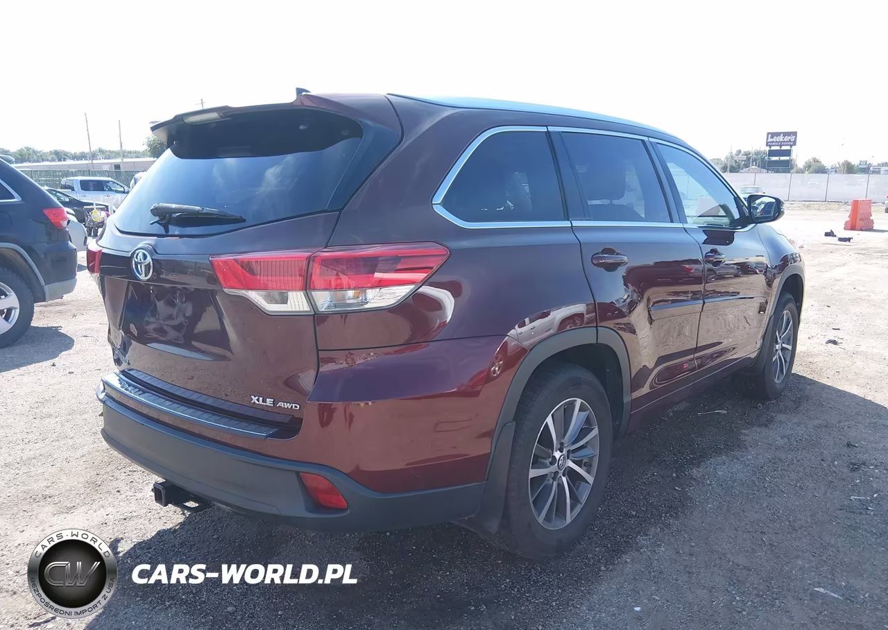2017 Toyota Highlander Xle VIN:5TDJZRFH6HS413903 - 4