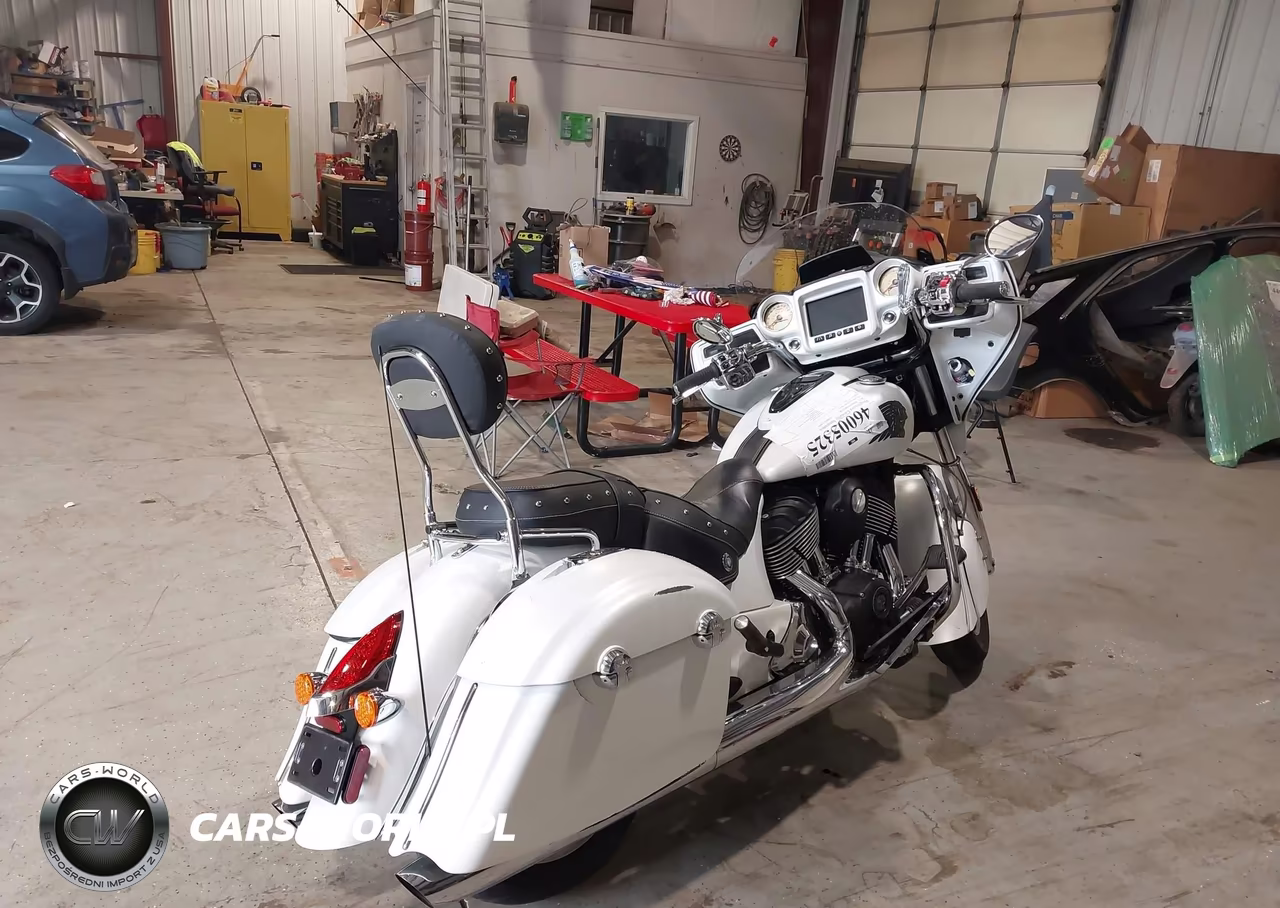 2017 Indian Motorcycle Co. Chieftain VIN:56KTCAAAXH3346319 - 4