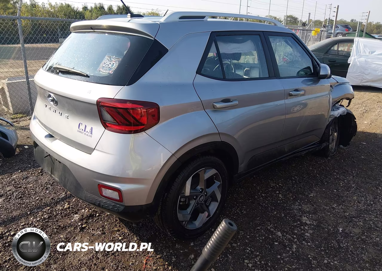 2023 Hyundai Venue Sel VIN:KMHRC8A30PU231257 - 4