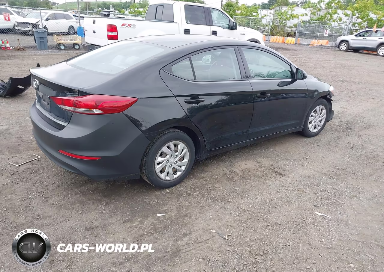 2018 Hyundai Elantra Se VIN:5NPD74LF2JH262384 - 4