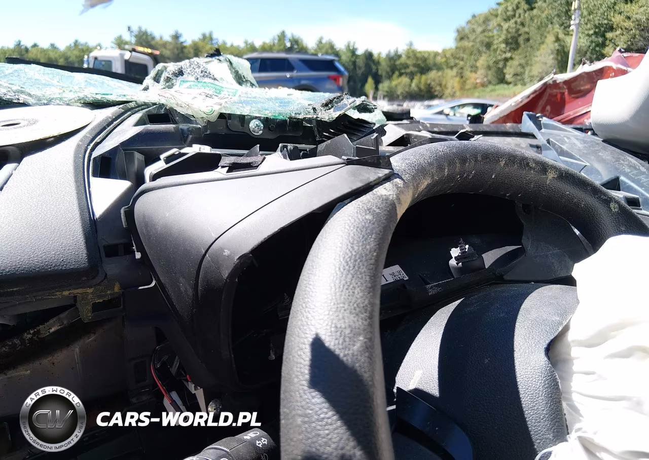 2024 Subaru Crosstrek Premium VIN:JF2GUADCXRH900370 - 7
