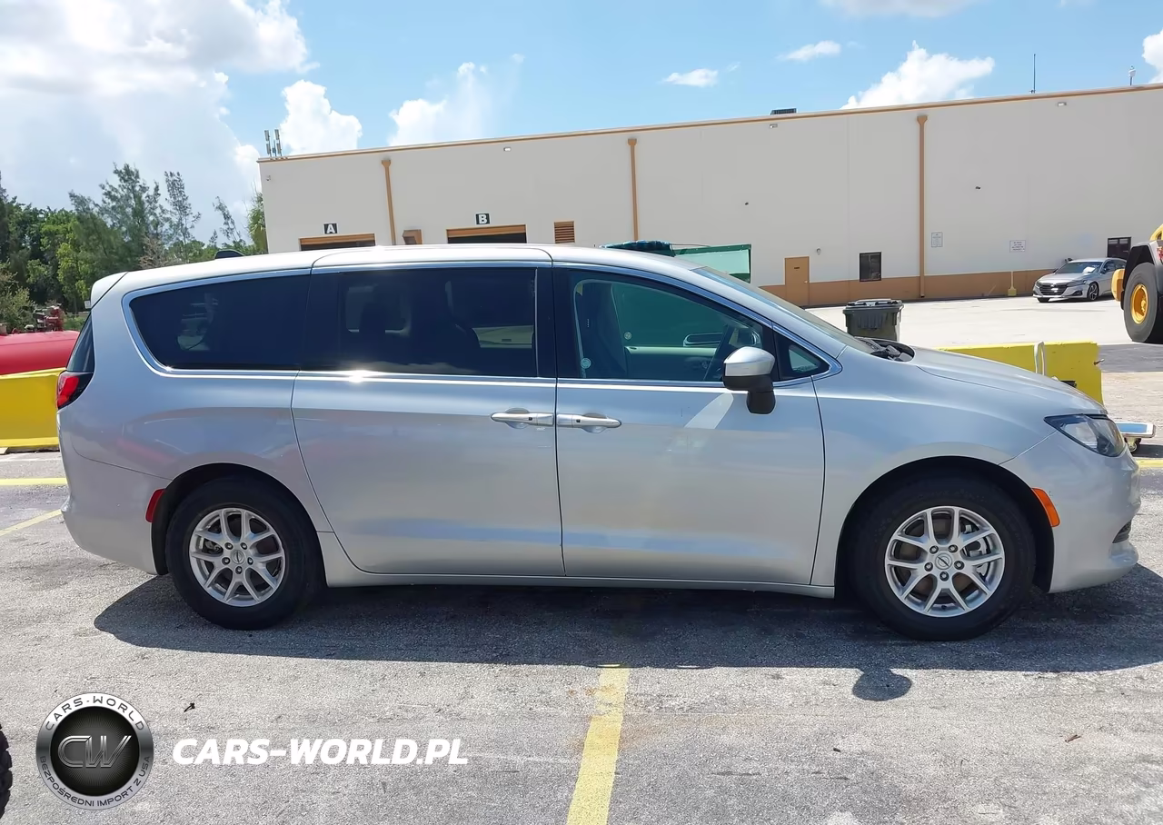 2023 Chrysler Voyager Lx VIN:2C4RC1CG0PR596093 - 13