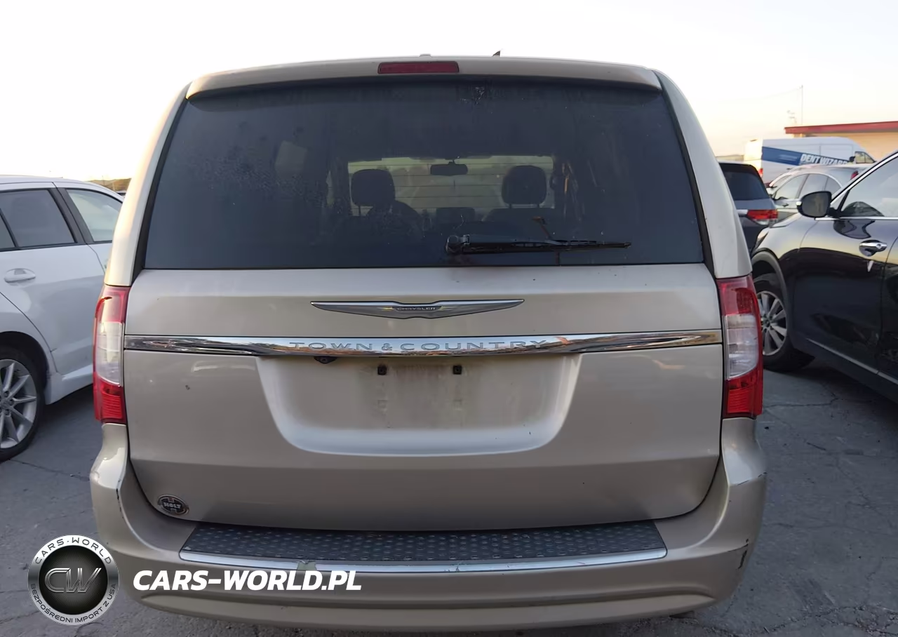 2016 Chrysler Town & Country Touring VIN:2C4RC1BG9GR150946 - 16