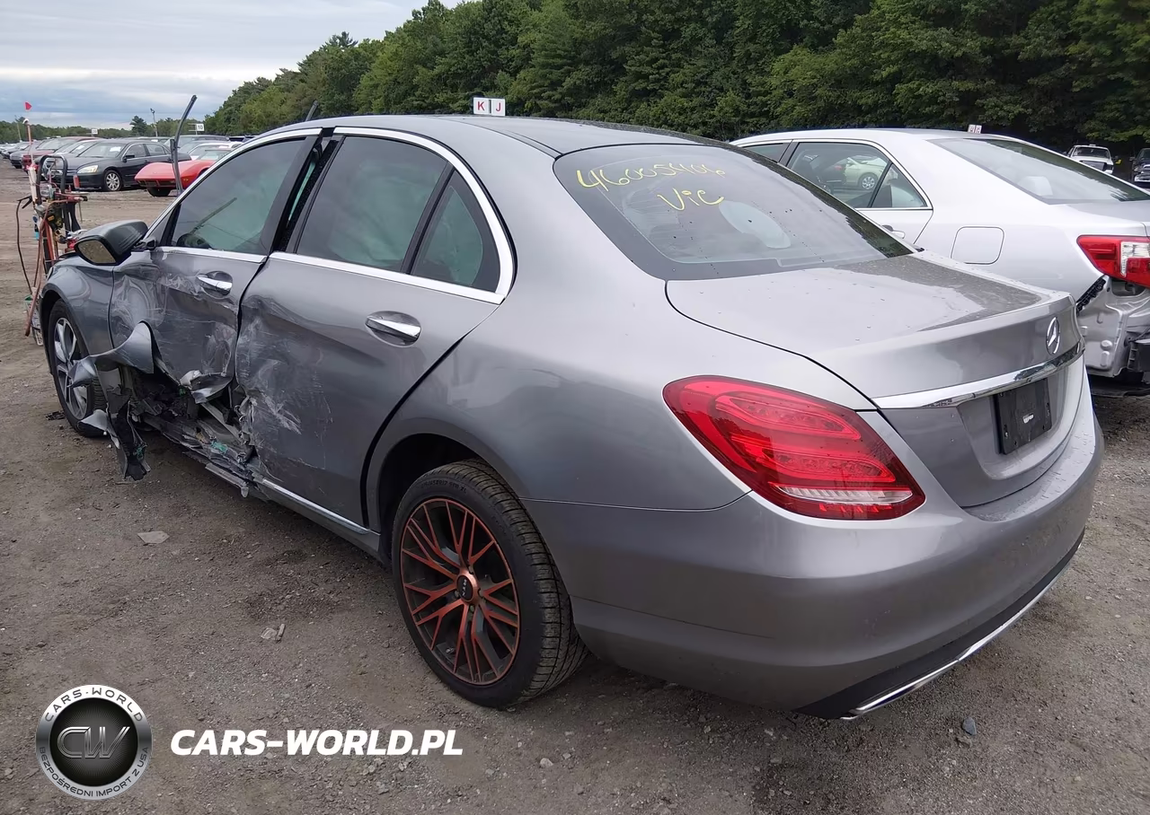 2015 Mercedes-Benz C 300 4Matic VIN:55SWF4KB7FU083062 - 3
