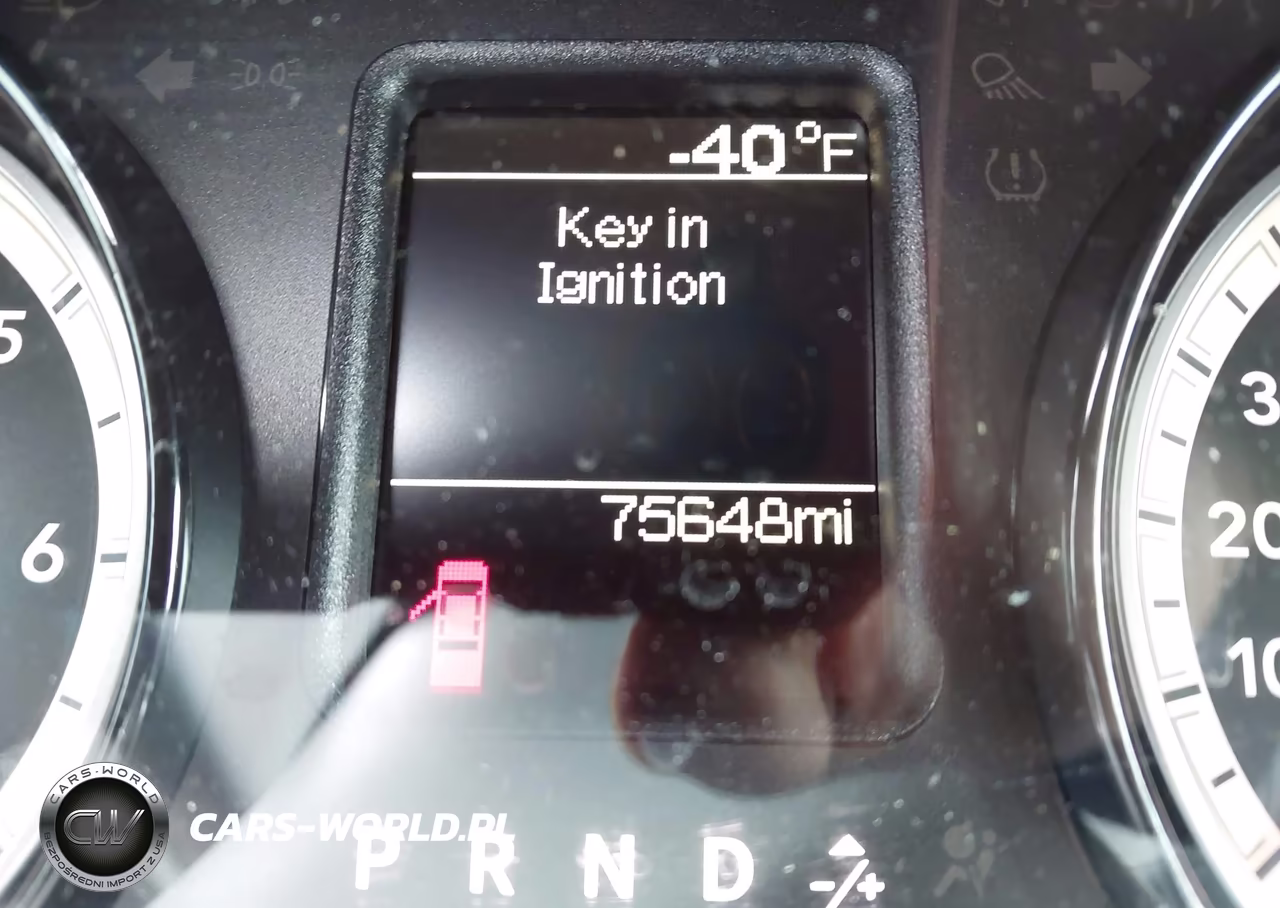 2018 Ram 1500 Express 4X2 6'4 Box VIN:1C6RR6FG7JS292943 - 16