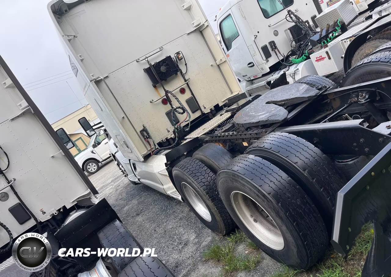 2020 Kenworth T680 VIN:1XKYDP9X4LJ360407 - 3