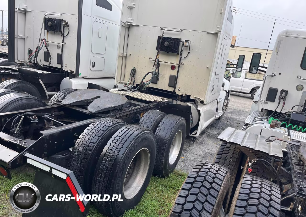 2020 Kenworth T680 VIN:1XKYDP9X4LJ360407 - 4