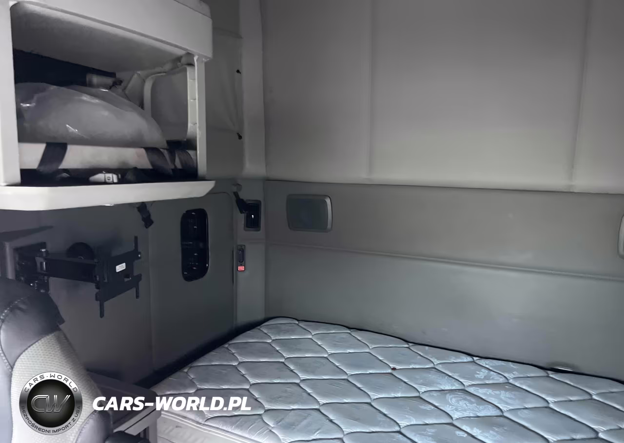 2020 Kenworth T680 VIN:1XKYDP9X4LJ360407 - 7