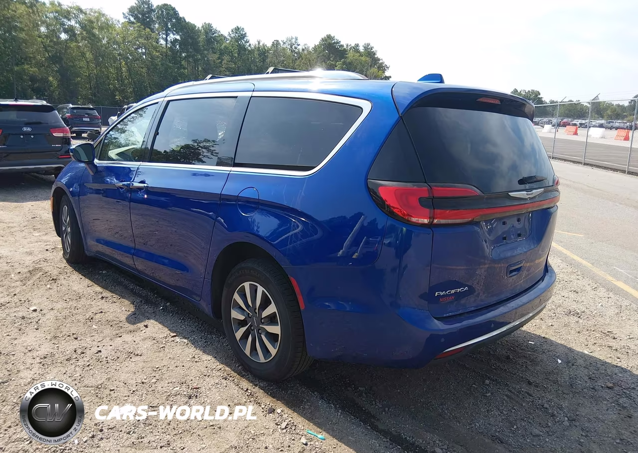 2021 Chrysler Pacifica Touring L VIN:2C4RC1BG2MR516547 - 3