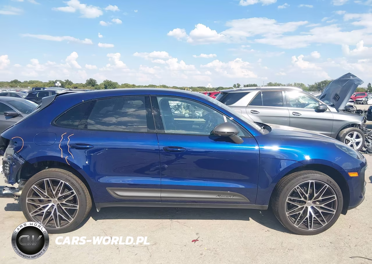 2025 Porsche Macan T VIN:WP1AA2A56SLB12759 - 13