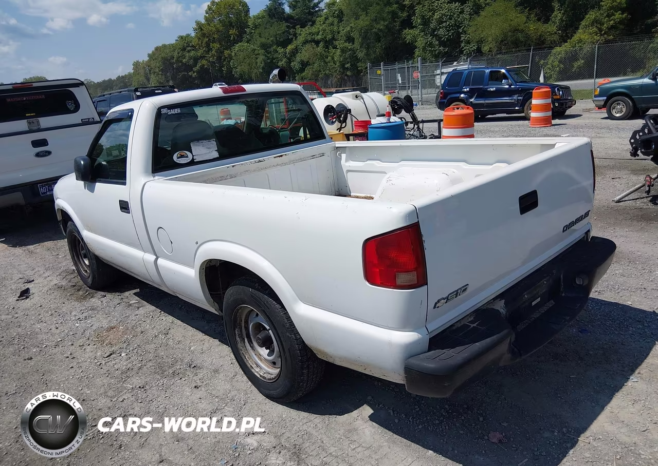 2003 Chevrolet S-10 VIN:1GCCS14H238237186 - 3